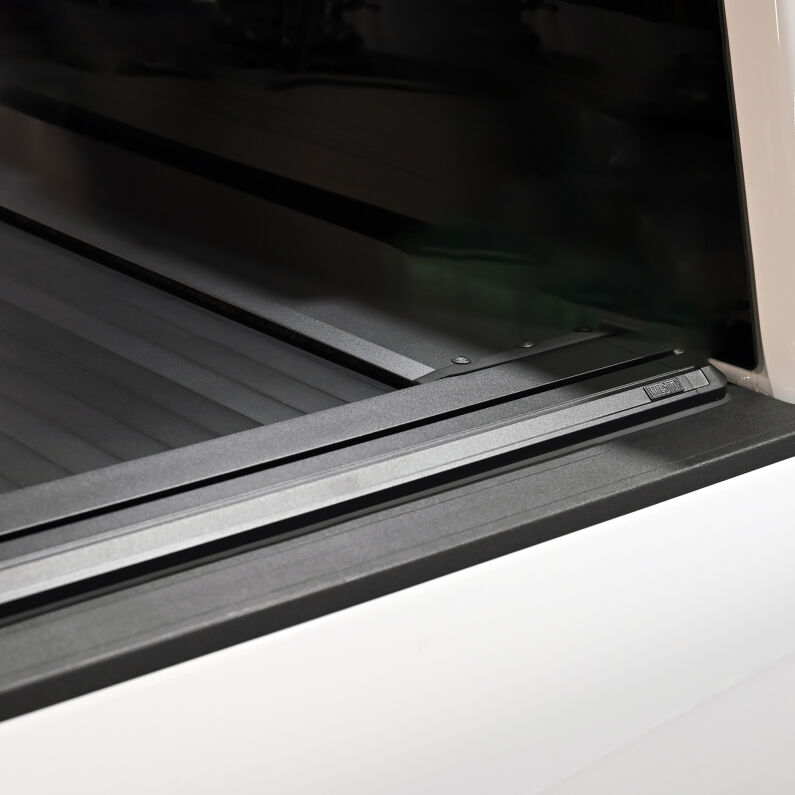 Manual Retractable Tonneau Cover