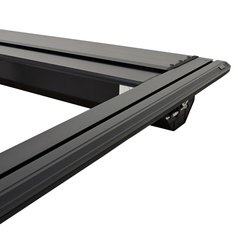 Manual Retractable Tonneau Cover
