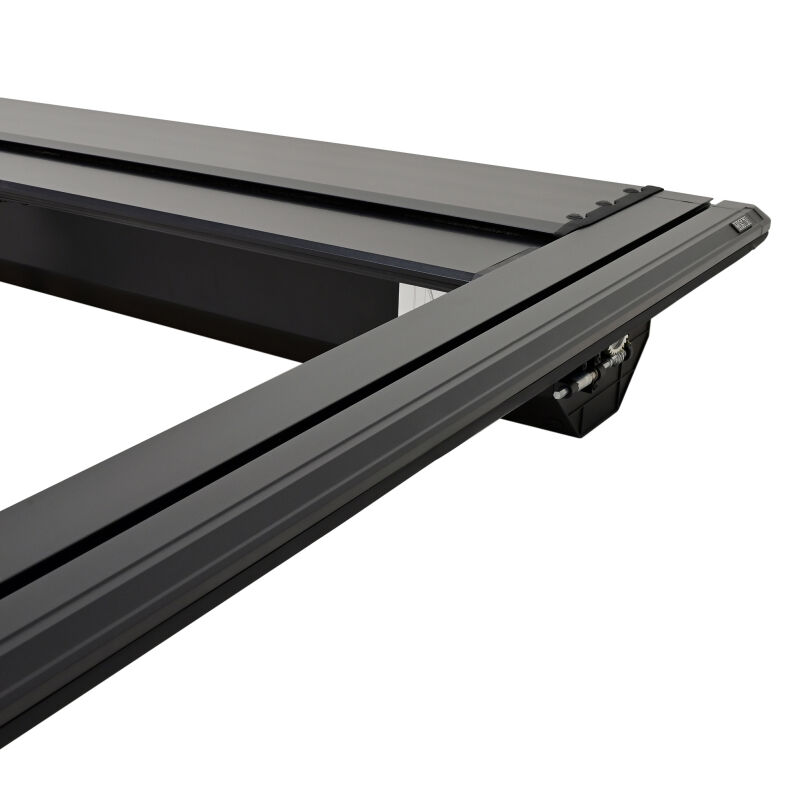 Manual Retractable Tonneau Cover