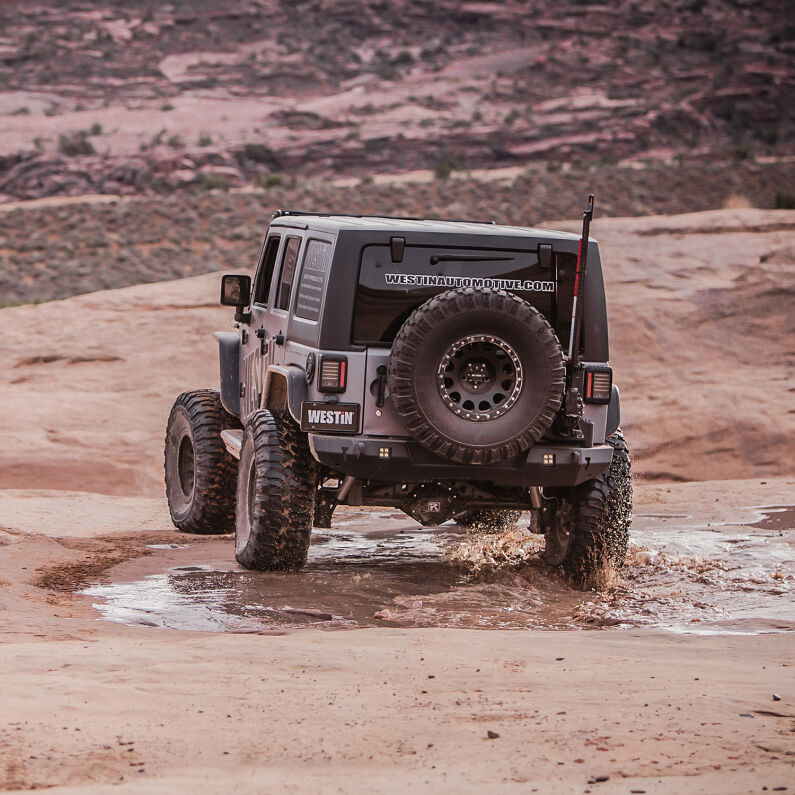 WJ2 Rear Bumper With Tire Carrier