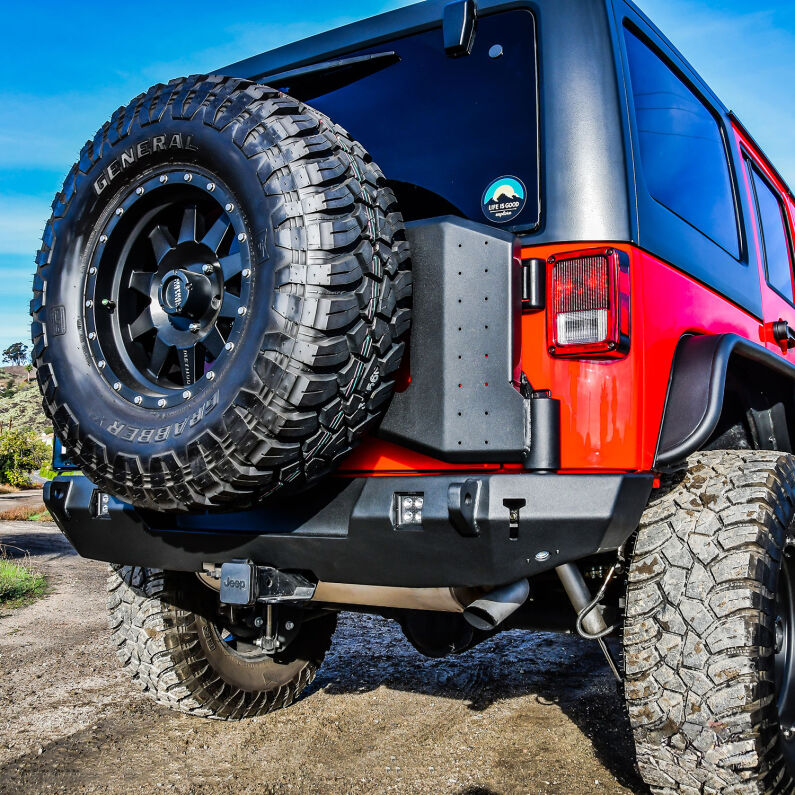 WJ2 Rear Bumper With Tire Carrier